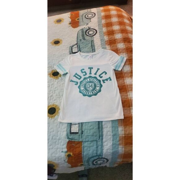 NWOT JUSTICE GIRLS TSHIRT - Picture 1 of 4